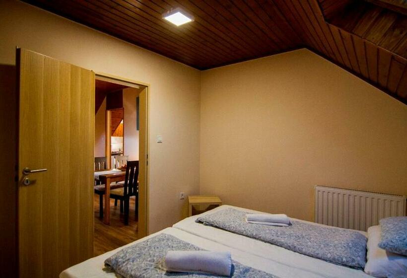 민박 Natúra Panzió&apartmanház