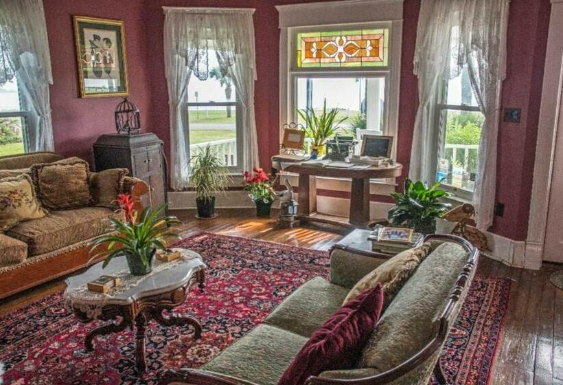 Bed and Breakfast The Peaceful Pelican Llc