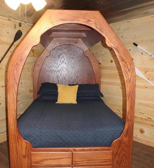 فندق Samantha S Timber Inn