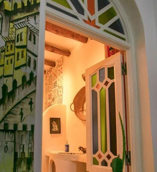 پانسیون Afra House