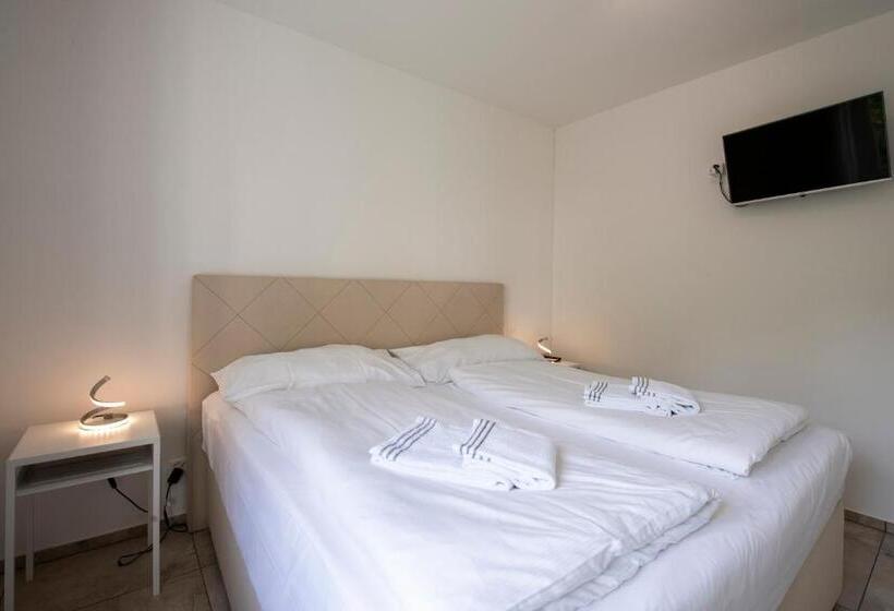 ペンション Residenza La Serenata   Happy Rentals