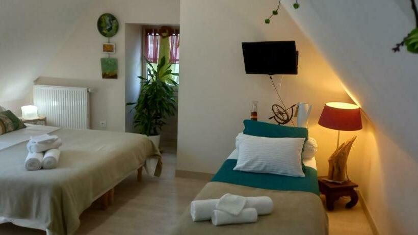 مبيت وإفطار Aux Penates De Toni Beauval