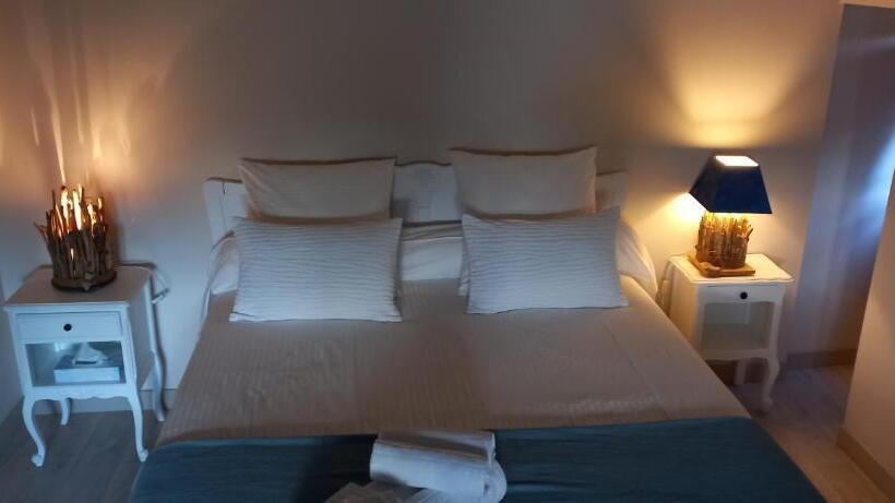 مبيت وإفطار Aux Penates De Toni Beauval