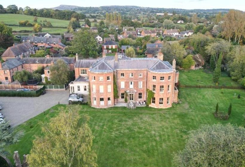 Bed and Breakfast Caynham Court