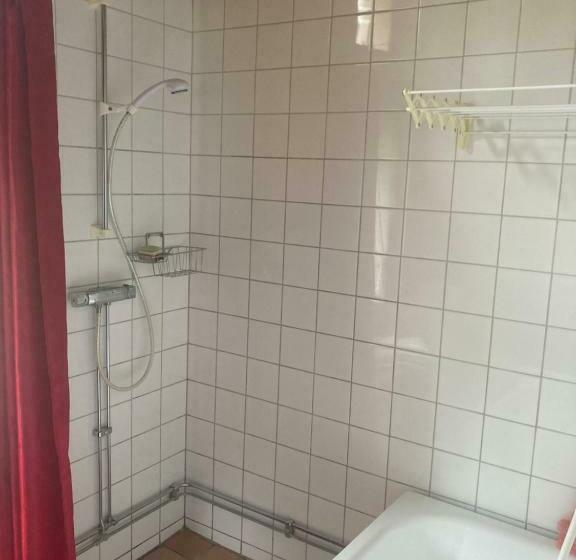 Bed and Breakfast Egen Stuga Med Delat Badrum