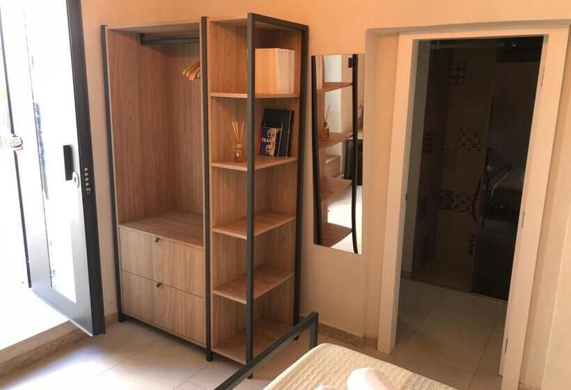تختخواب و صبحانه Locus Pendinelli Trani