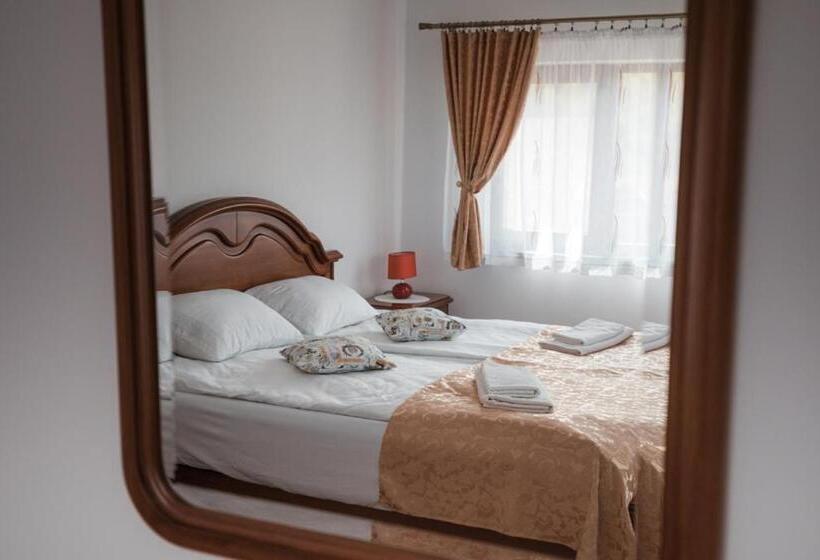 פנסיון Muskatli Panzio Sic