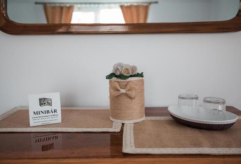 פנסיון Muskatli Panzio Sic