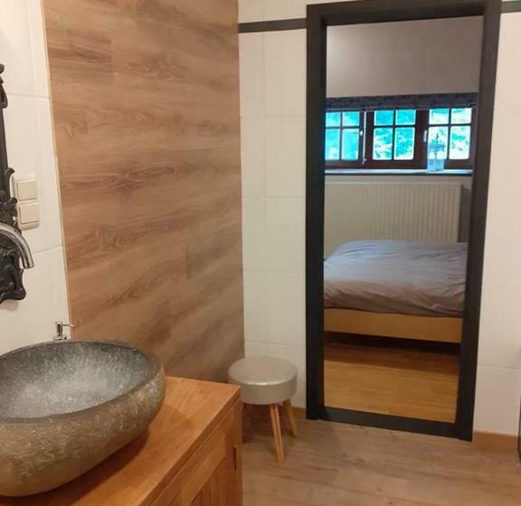 הוסטל La Bourgseigneurie