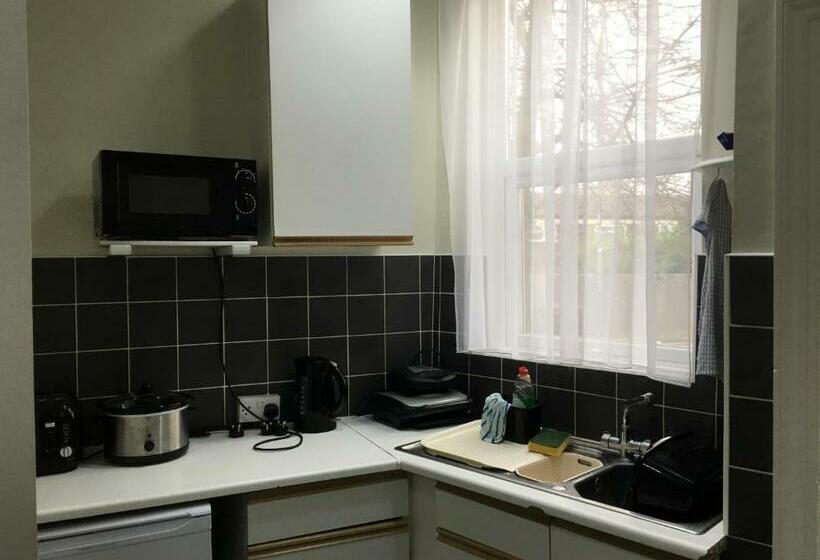 تختخواب و صبحانه Bourton House