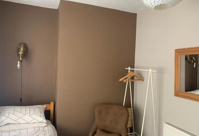 تختخواب و صبحانه Bourton House