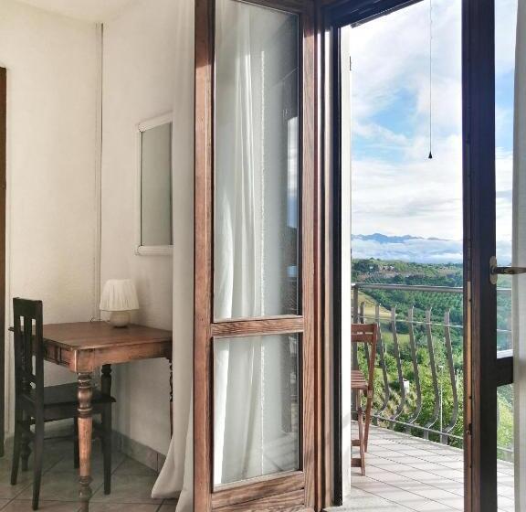 مبيت وإفطار Villa Belvedere Langhe