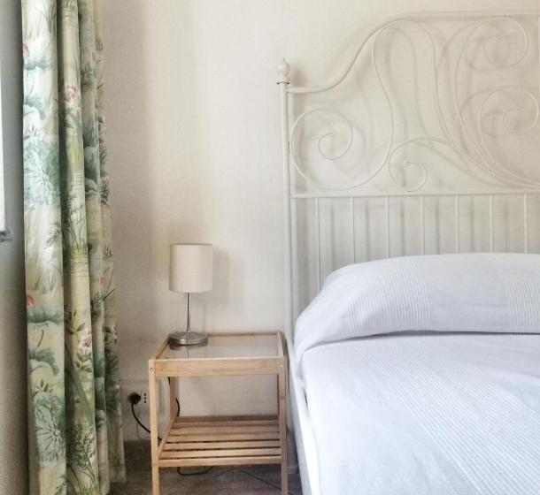 مبيت وإفطار Villa Belvedere Langhe