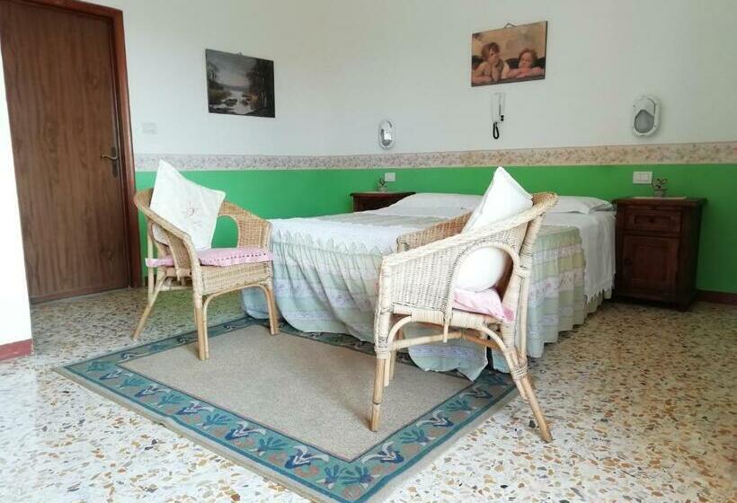 فندق Albergo La Torre