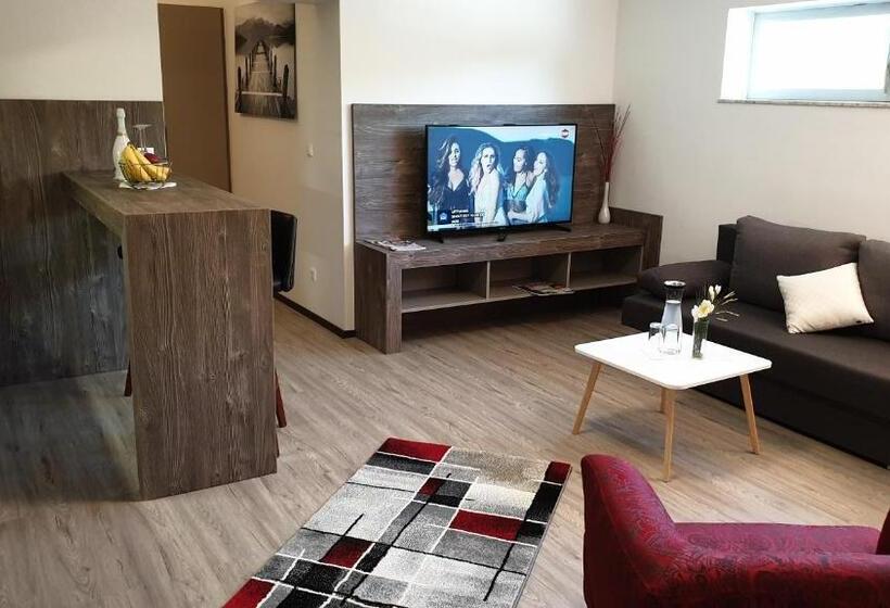 בית מלון כפרי Fremdenzimmer& Appartementhaus Blassnig
