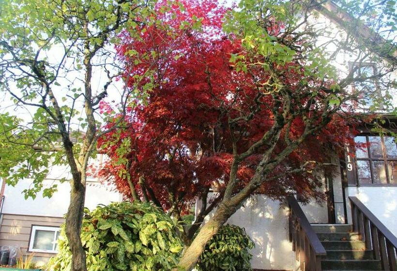 پانسیون John S House In Vancouver West