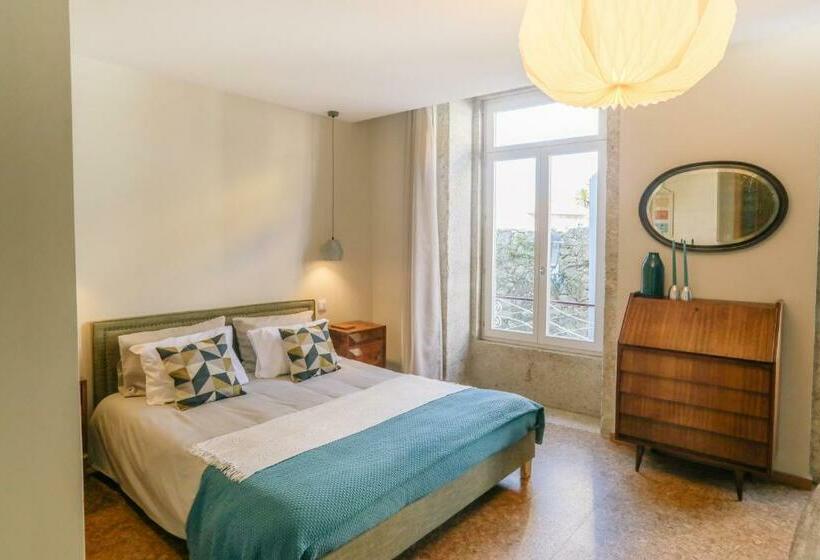 膳宿费 Guest House Eça Agora!