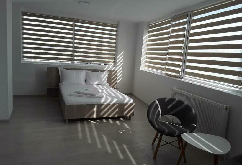 پانسیون Camere De Inchiriat Central La Calciu