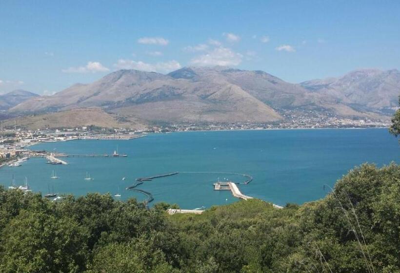 צימר Saturnia Garden