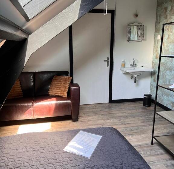ベッドアンドブレックファースト Bed&breakfast Jonker