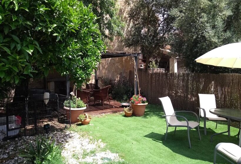 تختخواب و صبحانه Casa Caimari Guest House, For Mountain Lovers!