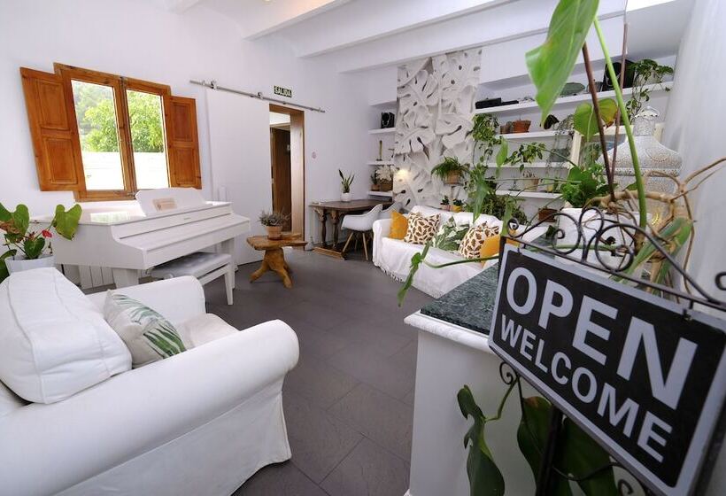 تختخواب و صبحانه Casa Caimari Guest House, For Mountain Lovers!