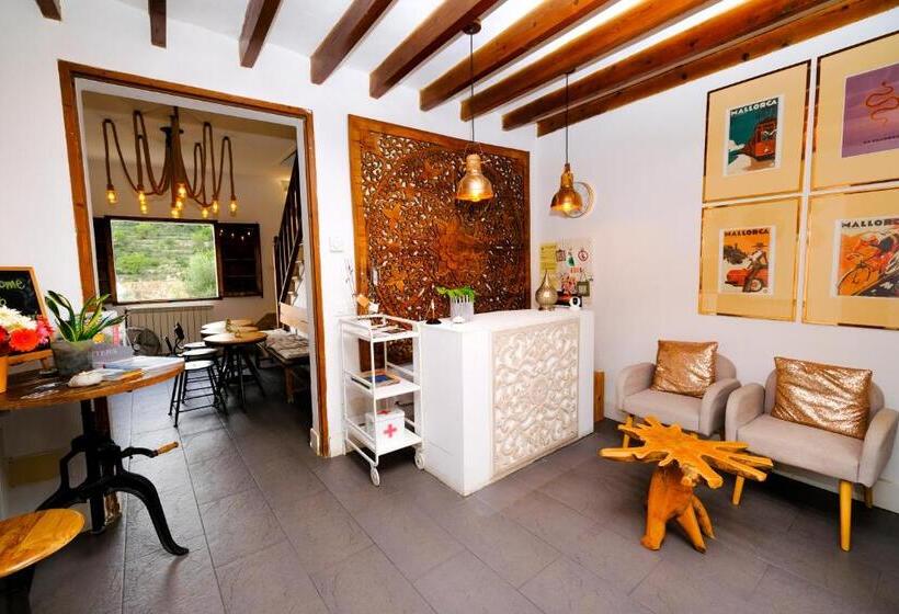 تختخواب و صبحانه Casa Caimari Guest House, For Mountain Lovers!