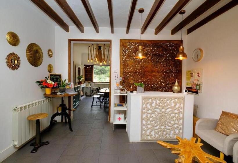 تختخواب و صبحانه Casa Caimari Guest House, For Mountain Lovers!