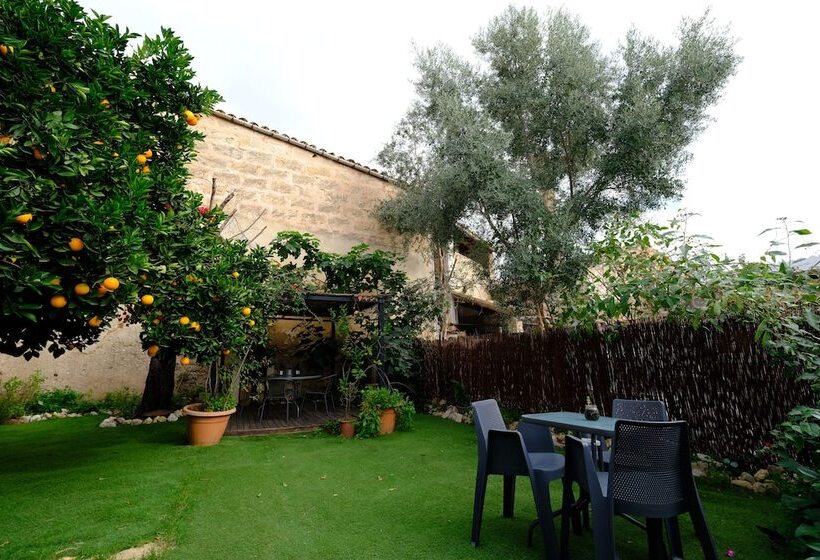 تختخواب و صبحانه Casa Caimari Guest House, For Mountain Lovers!