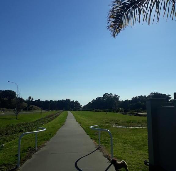 تختخواب و صبحانه Hidden Gem In Oaklands