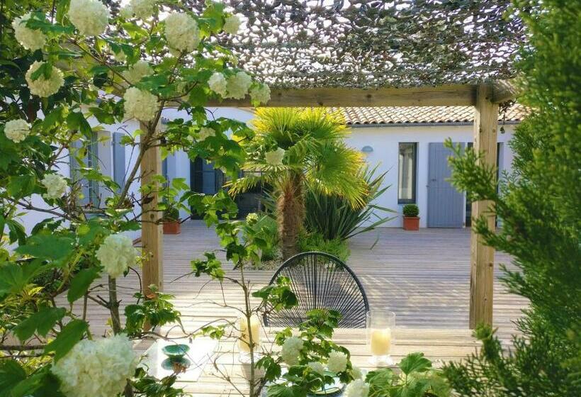 پانسیون Derrière La Plage : Suite, Patio Et Pergola