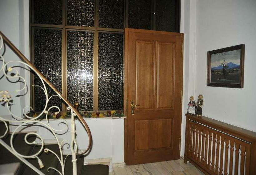 بنسيون Zur Herzklinik