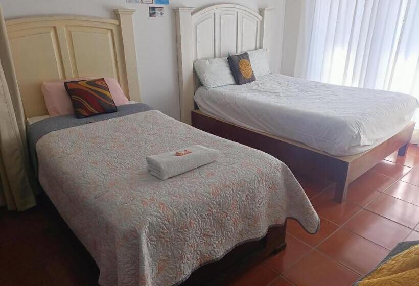 پانسیون Hostal Mago