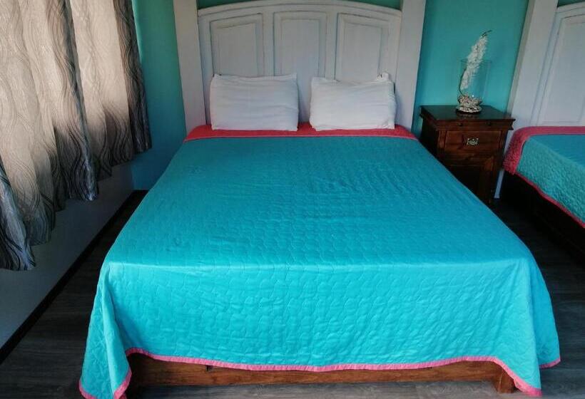 پانسیون Hostal Mago