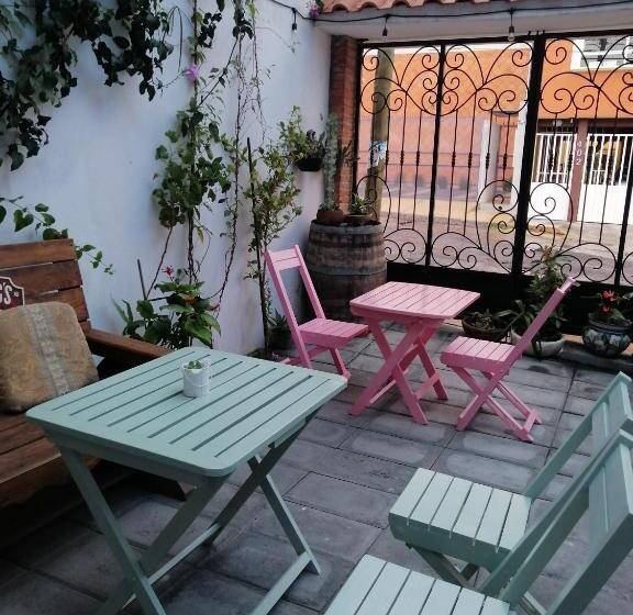 پانسیون Hostal Mago
