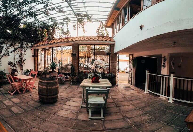 پانسیون Hostal Mago