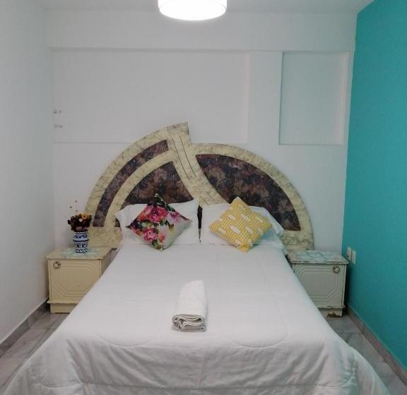 پانسیون Hostal Mago
