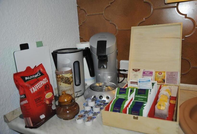 پانسیون Zur Herzklinik