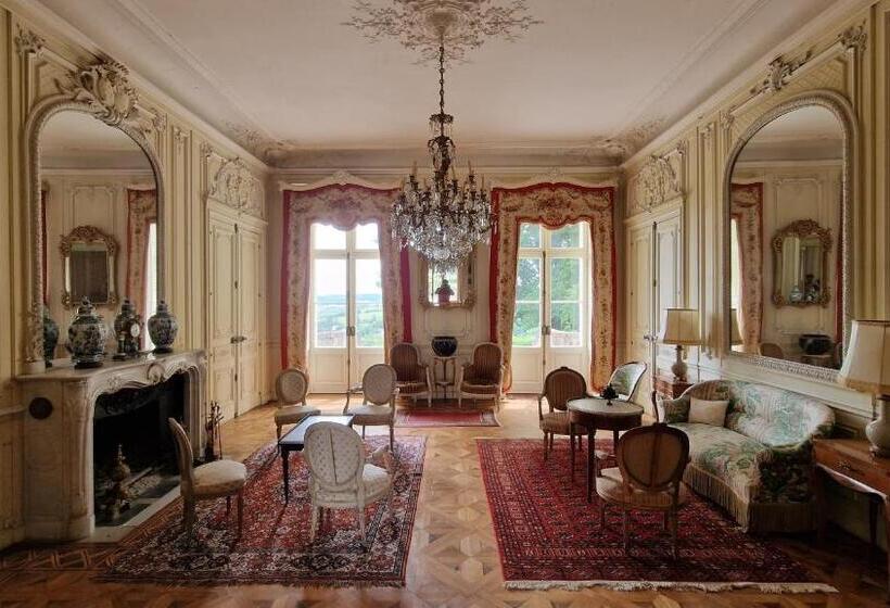 ベッドアンドブレックファースト Château De Montpatey