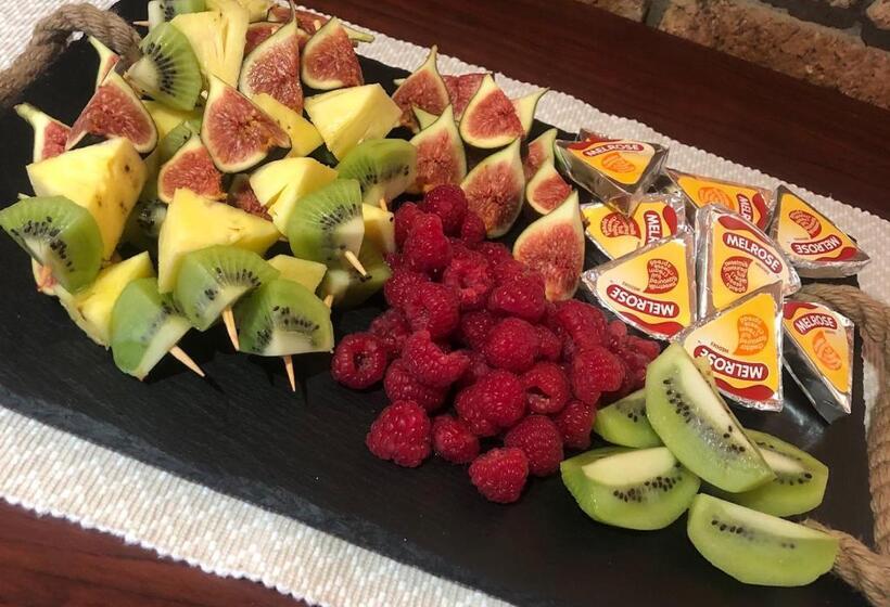 تختخواب و صبحانه Kliprand Guest House