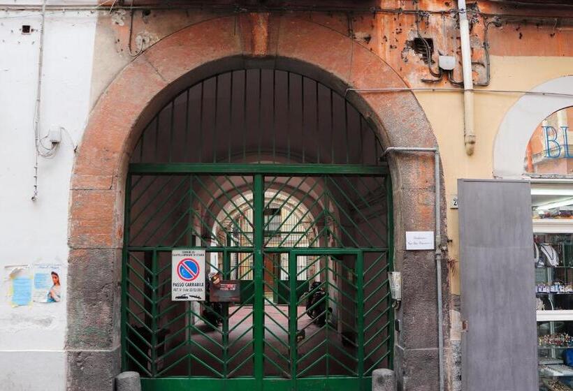 تختخواب و صبحانه Love Stabia