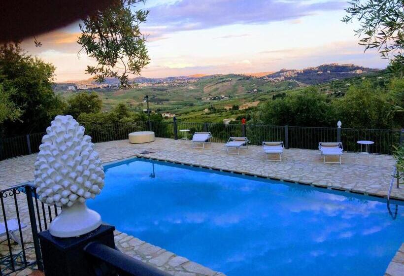 هتل Agriturismo Roba Degli Ulivi