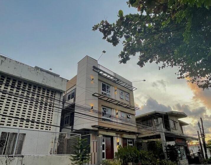 هتل Capital O 822 Painawa Bed & Breakfast