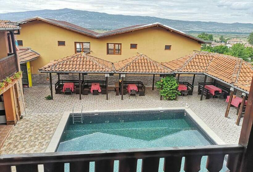 פנסיון Bali Petrich