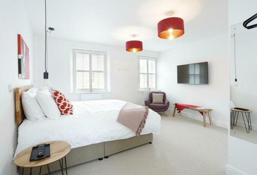 ペンション Hues   Castle Cary