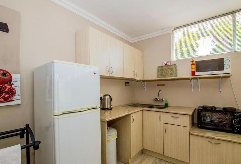 پانسیون Ladera   Vista Self Catering Guesthouse
