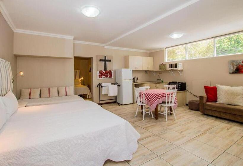 پانسیون Ladera   Vista Self Catering Guesthouse