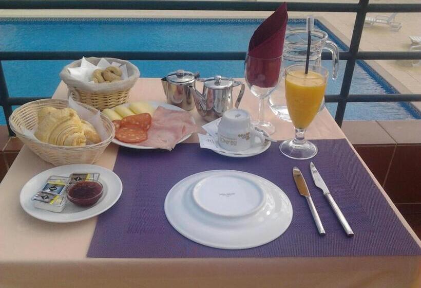 تختخواب و صبحانه Rialgarve