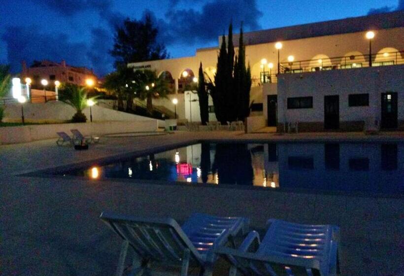 تختخواب و صبحانه Rialgarve