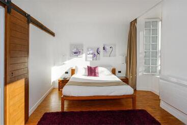 هتل Domaine De Barres